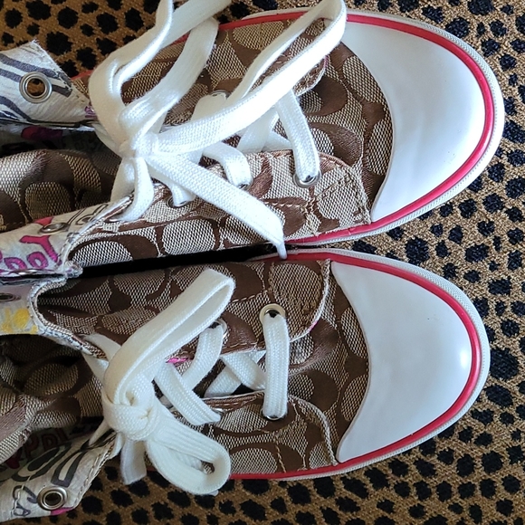 Coach Bonney Poppy High tops in traditional brown "C" pattern. Size 6 - Picture 9 of 10